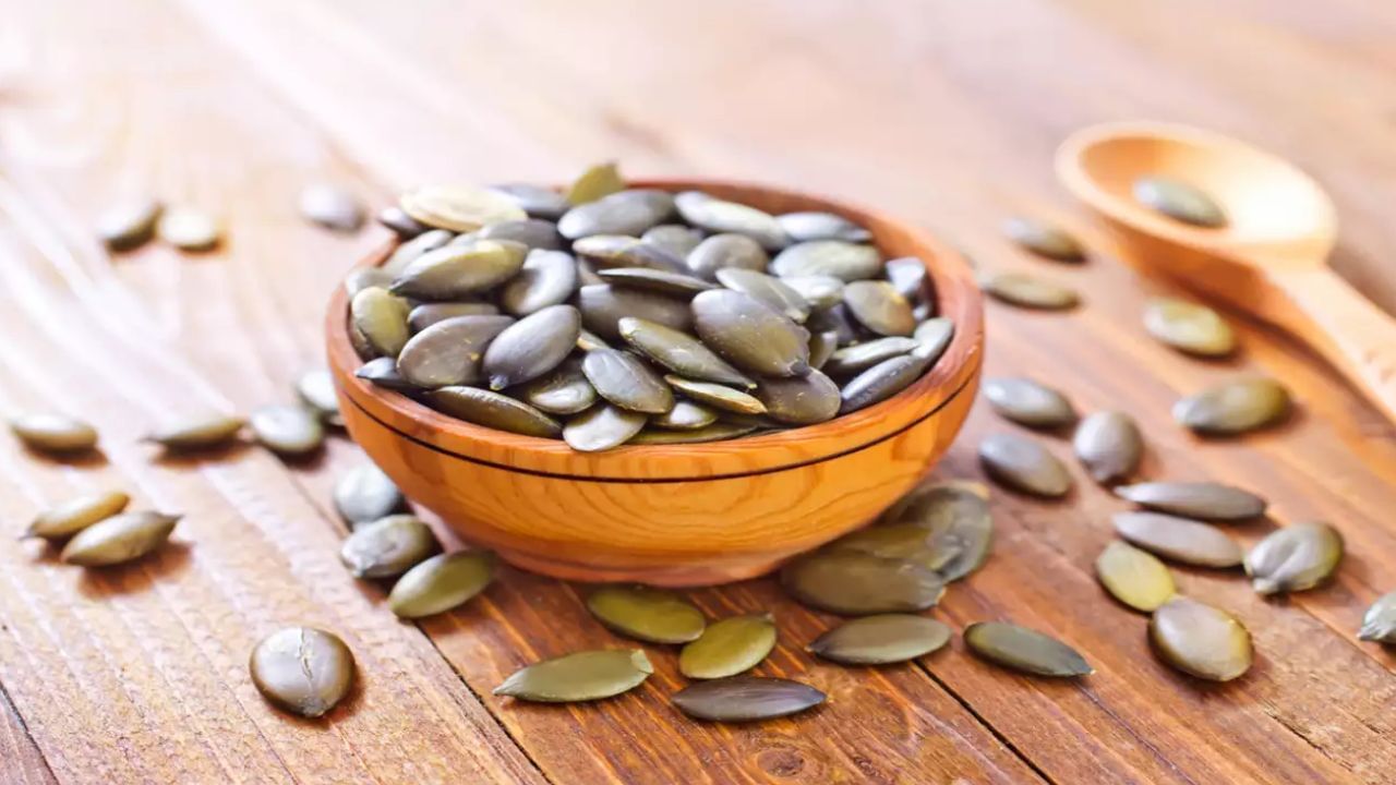 Pumpkin Seeds Benefits: స్పెర్మ్ కౌంట్ పెరగాలంటే వీటిని తినండి..! Pumpkin Seeds Benefits: స్పెర్మ్ కౌంట్ పెరగాలంటే వీటిని తినండి..!