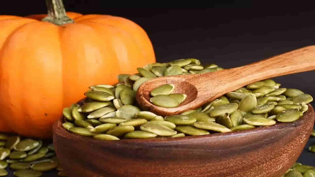 Pumpkin Seeds: గుమ్మడి విత్తనాలు ఆరోగ్యానికి మంచివే.. కానీ వీరికి మాత్రం విషంతో సమానం! బీకేర్ ఫుల్..
