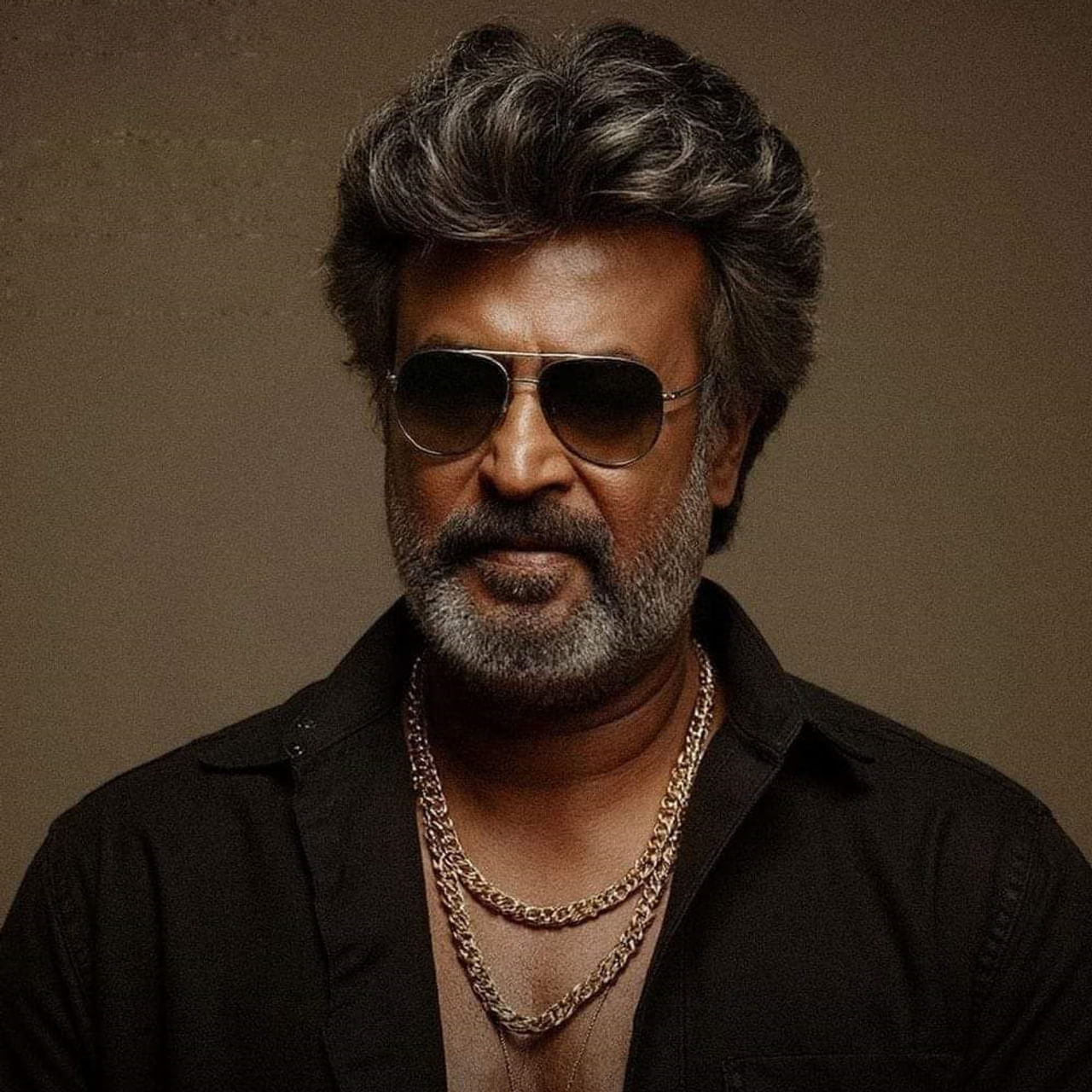 రజనీకాంత్, లోకేష్ కనగరాజ్ కాంబినేషన్‌లో వస్తున్న కూలీ సినిమాపై ఉన్న అంచనాల గురించి ప్రత్యేకంగా చెప్పనక్కర్లేదు. ఒక్క టీజర్‌తోనే సినిమా బిజినెస్ అలా పెరిగిపోయింది. పైగా నాగార్జున, ఉపేంద్ర, అమీర్ ఖాన్ లాంటి హీరోలుండటంతో కూలీ రేంజ్ మారిపోయింది. 