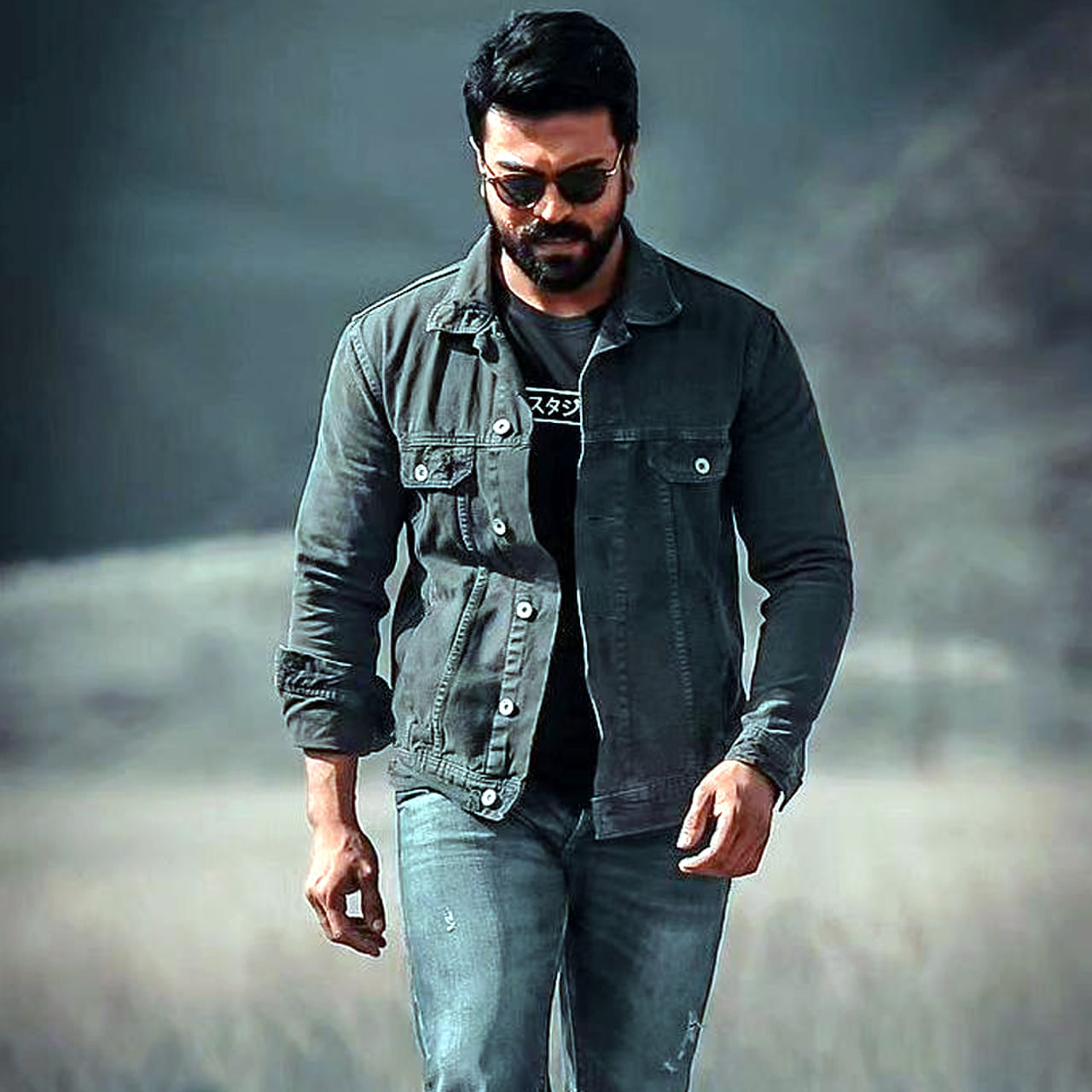 రామ్ చరణ్ పెద్ది సినిమాతో బిజీగా ఉన్నారిప్పుడు. ఈ చిత్ర షూటింగ్ ఊహించిన దానికంటే వేగంగానే జరుగుతుంది. 2026, మార్చి 27న విడుదల కానుంది ఈ చిత్రం. దీని తర్వాత రామ్ చరణ్ సినిమా ఏంటి అనే దానిపైనే ఈ మధ్య ఆసక్తికరమైన చర్చలు జరుగుతున్నాయి.