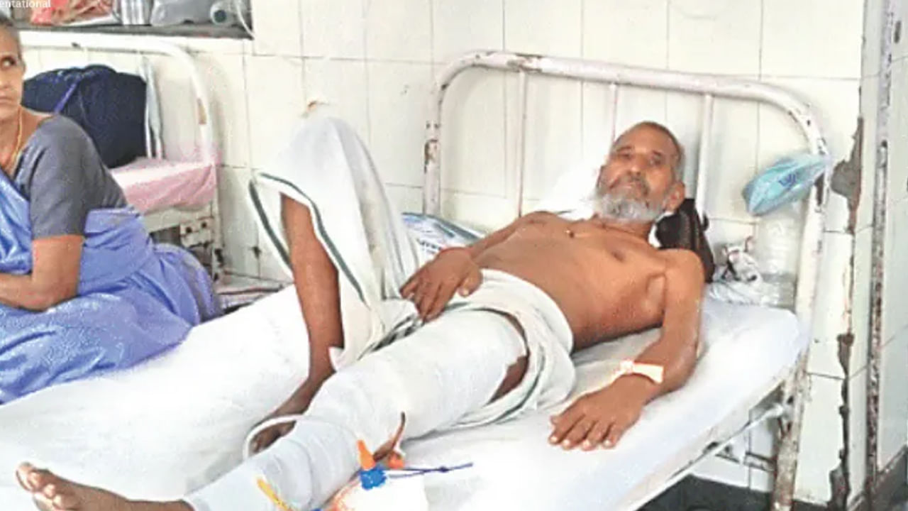 Viral: ఆస్పత్రికి వచ్చిన వృద్ధుడు.. అతని తొడ చూసి కంగుతిన్న వైద్యులు Viral: ఆస్పత్రికి వచ్చిన వృద్ధుడు.. అతని తొడ చూసి కంగుతిన్న వైద్యులు