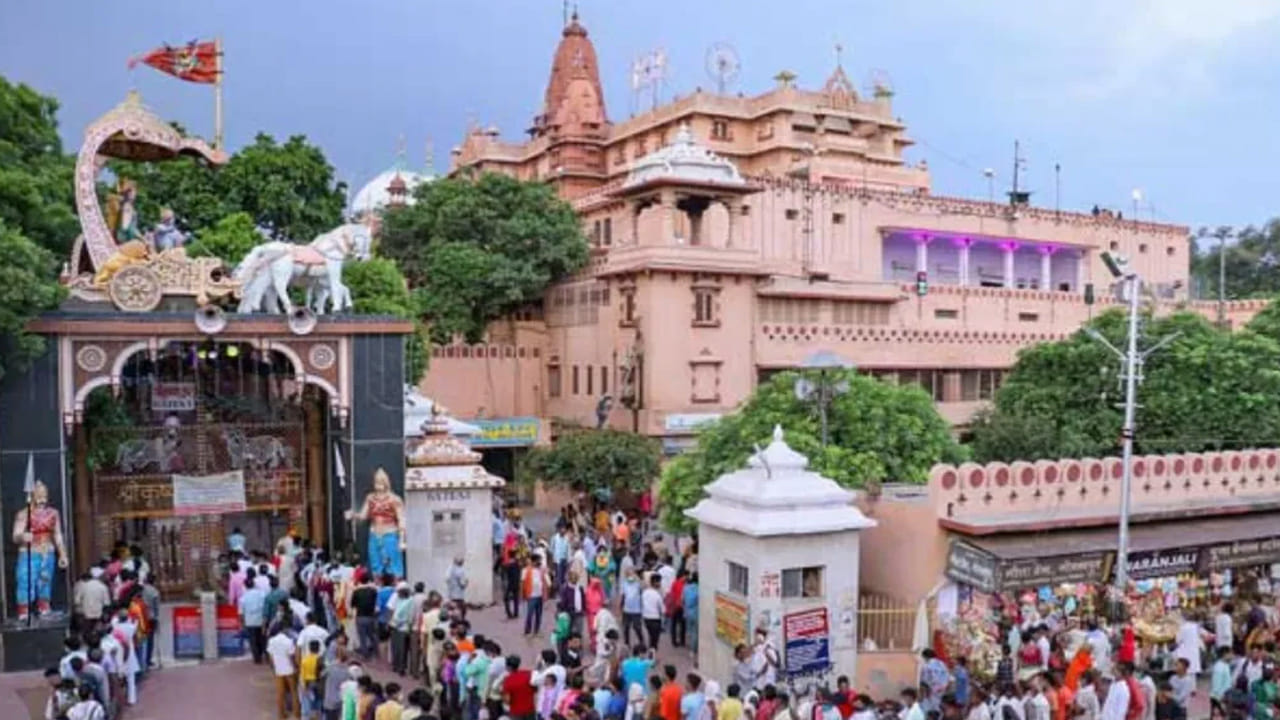 Vrindavan: ఈ ఆలయం నుంచి వైకుంఠ ద్వారం.. ఏడాదికి ఒక్కసారి మాత్రమే దర్శనం.. ఎక్కడంటే..