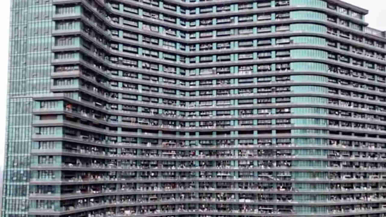 ఇదో బాహుబలి బిల్డింగ్‌..! ఒకే భవనంలో 20 వేల మంది నివాసం.. అపార్ట్‌మెంట్‌ కాదది నగరమే..!