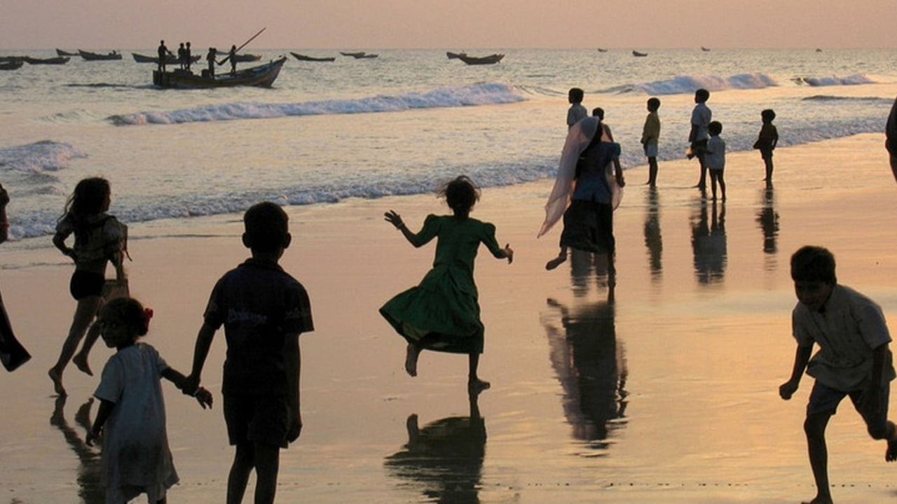 AP News: సరదాగా సముద్రంలోకి దిగితే వాంతులు, భరించలేని కడుపునొప్పి.. పరుగున ఆస్పత్రికి తీసుకెళ్లగా