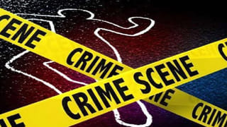 ఎయిర్‌ పోర్టులో ఇద్దరు వ్యక్తుల తత్తరపాటు.. పోలీసులకు అనుమానం! దగ్గరికి వచ్చి ఆరా తీయగా..