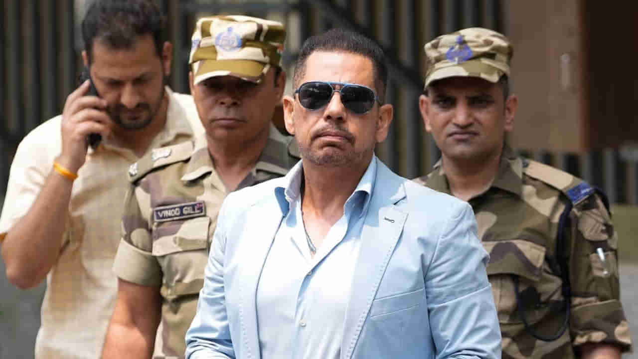 Robert Vadra: ప్రియాంకా గాంధీ భర్తకు ఈడీ షాక్.. ఆ కేసులో రాబర్ట్ వాద్రాపై ఛార్జ్షీట్ దాఖలు..