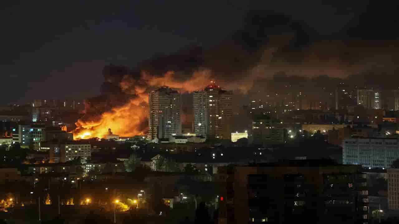 రష్యా ప్రతీకారంతో వణికిన ఉక్రెయిన్.. 400 కి పైగా డ్రోన్లు, 40 బాలిస్టిక్ క్షిపణులతో విధ్వంసం!