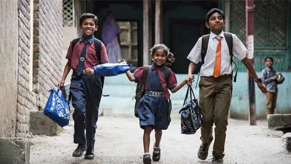 School Reopen: మోగిన బడిగంట.. స్టూడెంట్స్కు విద్యాశాఖ గ్రాండ్ వెల్కమ్! భలేగా ముస్తాబైన సర్కార్ స్కూళ్లు