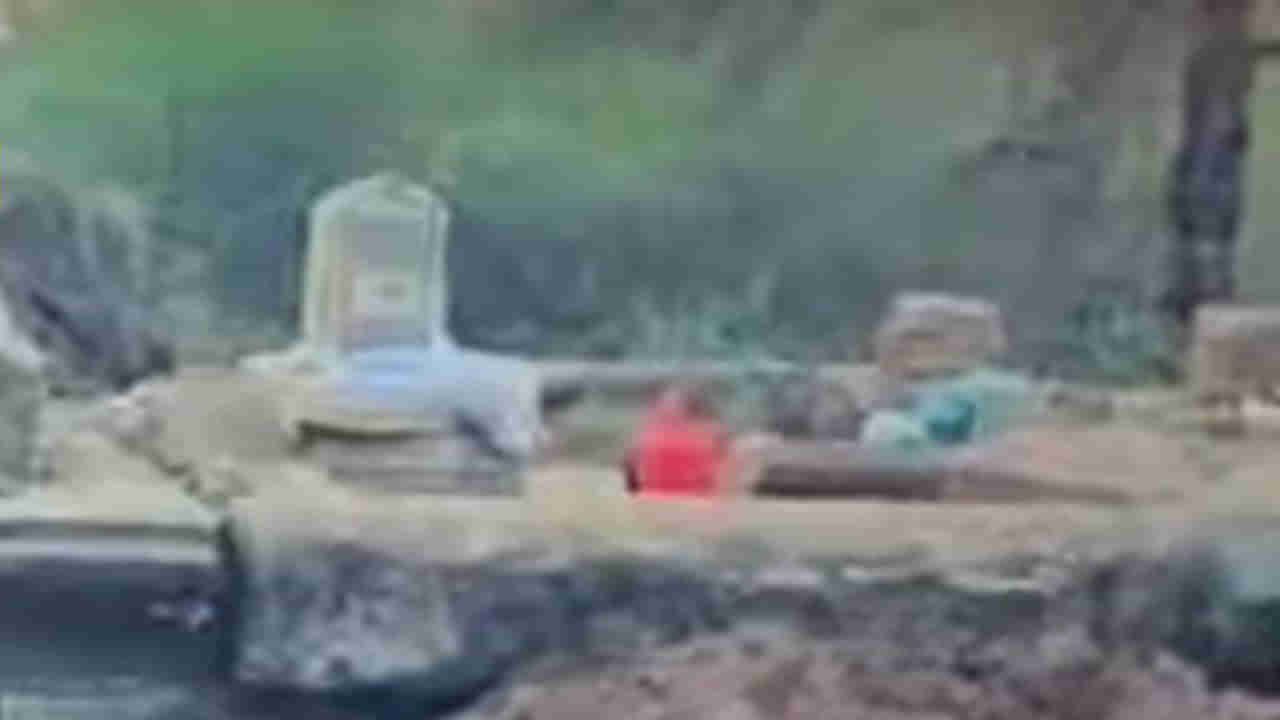 Viral: తవ్వకాలు జరుపుతుండగా బయటపడింది చూసి ఆశ్చర్యపోయిన ఆ ఊరి జనం