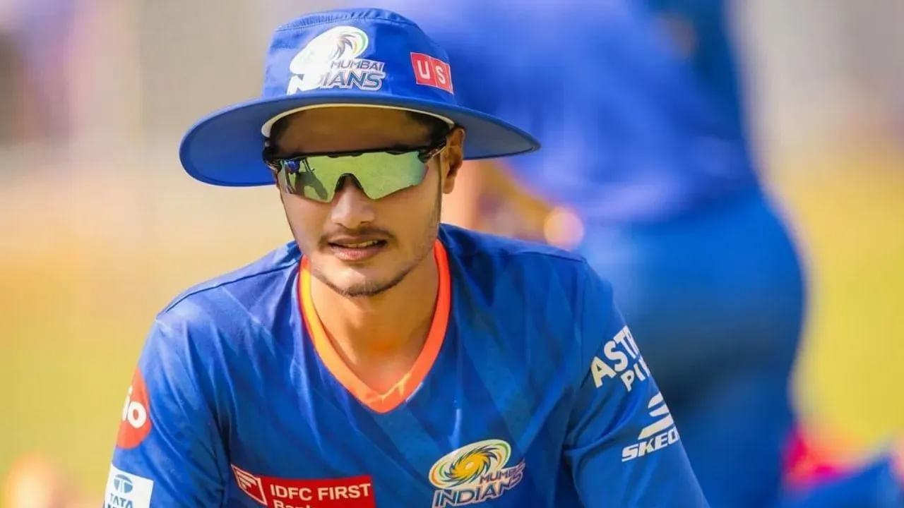 ముంబై ఇండియన్స్ మాజీ క్రికెటర్ శివాలిక్ శర్మ పెళ్లి చేసుకుంటానని చెప్పి తనపై అత్యాచారం చేశాడని ఒక అమ్మాయి ఆరోపించింది. ఈ కేసులో శివాలిక్ శర్మ ప్రస్తుతం జైలులో ఉన్నాడు. జోధ్పూర్లోని కుడి భగత్సుని హౌసింగ్ బోర్డు పోలీస్ స్టేషన్లో అతనిపై అత్యాచారం కేసు నమోదైంది.