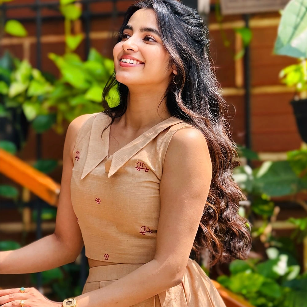 ఇప్పటికే చాలా మంది హీరోయిన్ తెలుగులో రాణిస్తున్నారు వారిలో శివాని నాగరం ఒకరు. ఈ అమ్మడు చేసింది ఒకే ఒక్క సినిమా. శివాని నాగరం నటనా జీవితాన్ని ఆడిషన్‌ల ద్వారా ప్రారంభించింది. ఈ అమ్మడి మొదటి సినిమా అంబాజీపేట మ్యారేజ్ బ్యాండు (2024), ఈ చిత్రంలో సుహాస్ సరసన హీరోయిన్‌గా నటించింది.