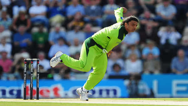 Shoaib Akhtar: తోటి క్రికెటర్ నుండి లీగల్ నోటీసులు అందుకున్న రావల్పిండి స్టార్ పేసర్! అలా చెయ్యకపోతే అధోగతే?