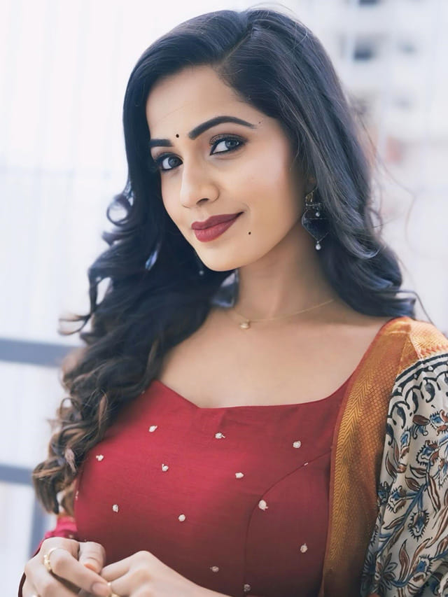 శోభా శెట్టి క్యూట్ అందాలు.. నెక్స్ట్ లెవెల్ అంతే..