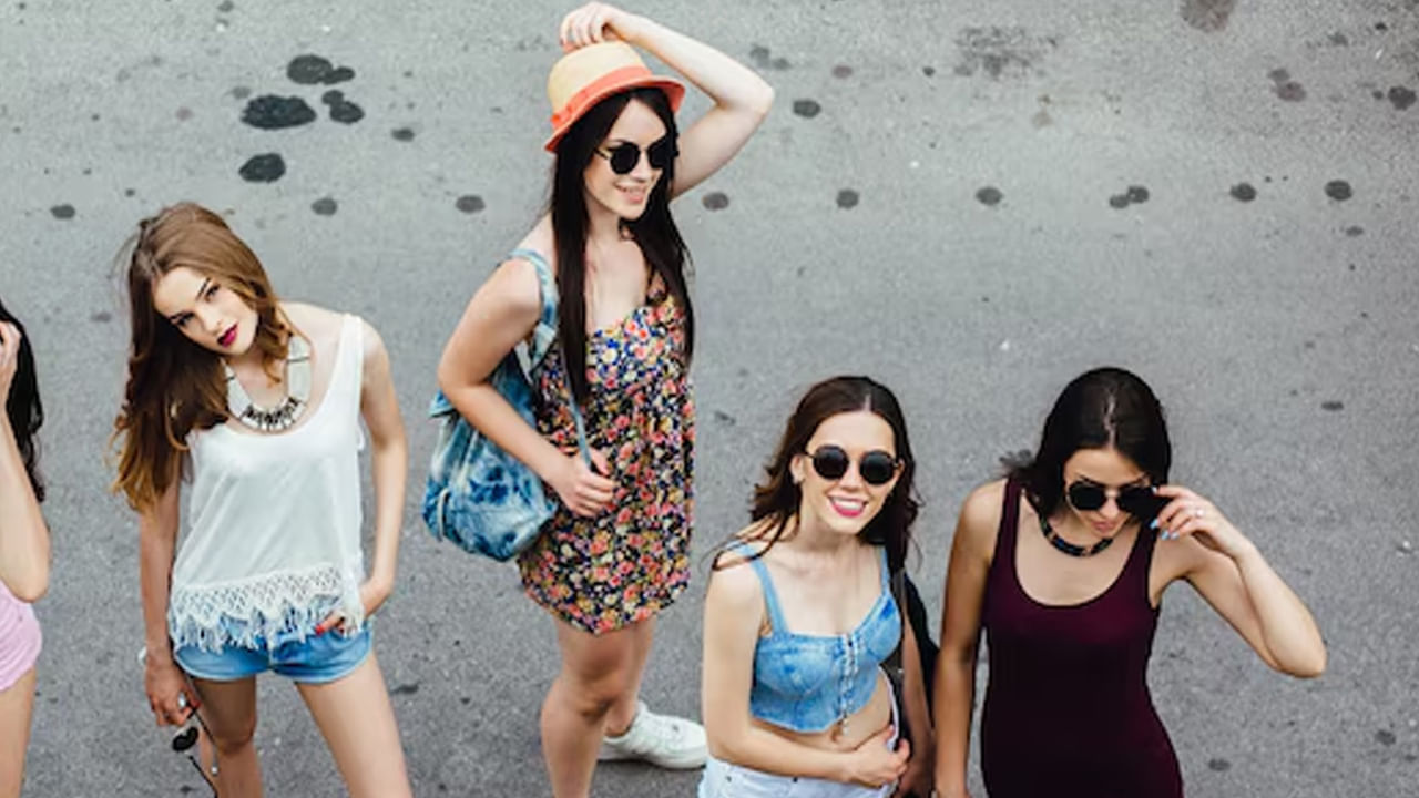 ఒకొక్కరి మానవశరీరం ఒక్కోలా ఉంటుంది. జ్యోతిష్య శాస్త్రం ప్రకారం వ్యక్తి పుట్టిన తేదీ, పేరులోని మొదటి అక్షరం లేదా పుట్టిన నెలను బట్టి వ్యక్తి గుణగణాలు తెలుసుకోవచ్చు అని చెబుతుంటారు. కానీ మానవ శరీరాకృతిని బట్టి కూడా ఆ వ్యక్తి వ్యక్తిత్వం తెలుసుకోవచ్చునంట. కాగా, ఇప్పుడు పొట్టి వ్యక్తులకు ఉండే స్పెషల్ క్వాలిటీస్ ఏంటో చూద్దాం.