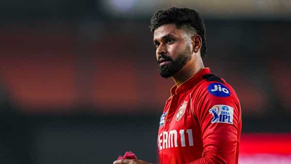 IPL 2025 Final: సర్పంచ్ సాబ్, ఒక టైటిల్ గెలవండి.. మా ఊర్లో ఒక రోడ్డుకే మీ పేరు పెడతాం! కెప్టెన్ కి భారీ గిఫ్ట్ ప్లాన్ చేసారుగా!