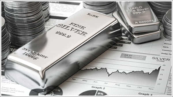 Silver Price: రాసిపెట్టుకోండి.. త్వరలోనే వెండి ధర రూ.2 లక్షలను దాటేస్తుంది..!