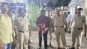 పోలీస్ స్టేషన్కు అనుకోని అతిథి.. బాబోయ్ అంతా పరుగే పరుగు.. పోలీస్ స్టేషన్కు అనుకోని అతిథి.. బాబోయ్ అంతా పరుగే పరుగు..