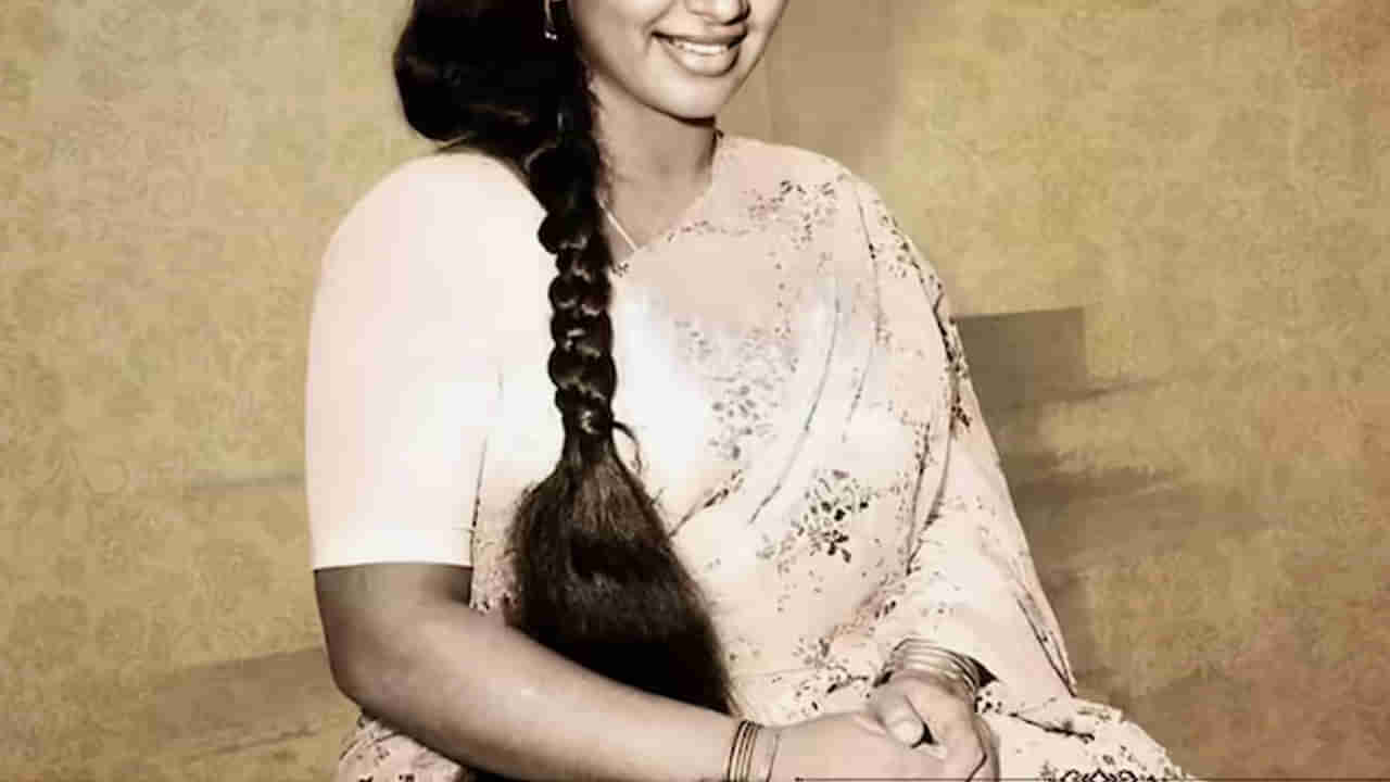 Telugu Heroine: స్టార్ హీరోను పిచ్చిగా ప్రేమించింది.. కోట్ల ఆస్తిని పేద విద్యార్థులకు దానం చేసిన హీరోయిన్..