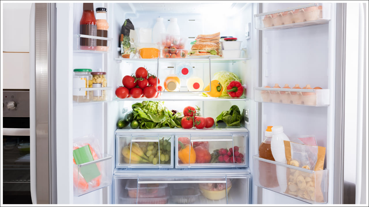 Stored Food: వండిన ఆహారాలను ఫ్రిజ్లో ఎన్ని గంటలు స్టోర్ చేయవచ్చు.. ఎంత సేపటి లోపు తింటే మంచిది?