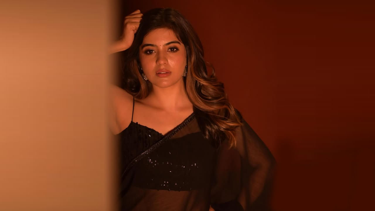 తర్వాత కాళిలో విజయ్ ఆంటోని సరసన ప్రధాన పాత్ర పోషించింది. 2019లో వినయ్ రాజ్‌కుమార్ నటించిన గ్రామాయణంతో కన్నడలో అరంగేట్రం చేయాల్సింది. కానీ నిర్మాతకు కోవిడ్ రావడంతో ప్రాజెక్ట్ ఆగిపోయింది. అదే ఆమె అట్లీ దర్శకత్వంవచ్చిన విజయ్‌ దళపతి  బిగిల్ సినిమాలో తమిళనాడు ఫుట్‌బాల్ జట్టు కెప్టెన్ తెండ్రాల్ పాత్రను పోషించింది.