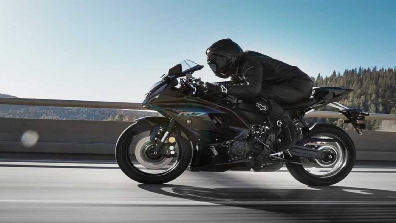 Best sports bikes: మంచి మైలేజీ ఇచ్చే స్పోర్ట్స్ బైక్ కోసం చూస్తున్నారా..? వీటిని ఒక్కసారి పరిశీలించాల్సిందే Best sports bikes: మంచి మైలేజీ ఇచ్చే స్పోర్ట్స్ బైక్ కోసం చూస్తున్నారా..? వీటిని ఒక్కసారి పరిశీలించాల్సిందే