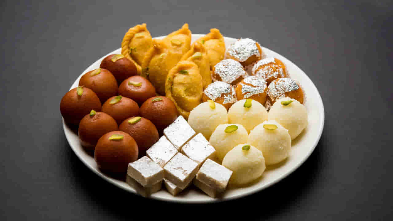 మీకూ స్వీట్లంటే ఇష్టమా? ఐతే ఓ వారం వీటిని తినడం మానేసి చూడండి..