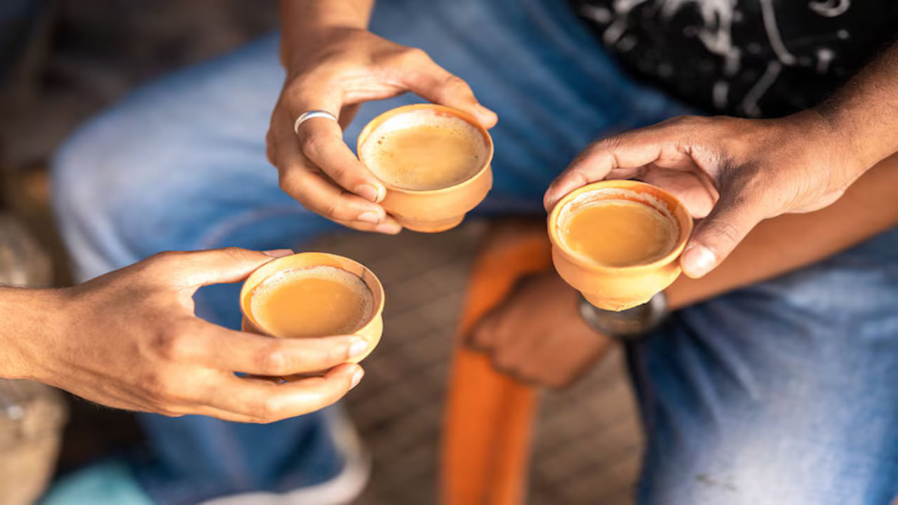 Tea: టీ లవర్స్ జాగ్రత్త.. చాయ్ తాగుతూ ఇవి తింటే ఈ ఆరోగ్య సమస్యలు పక్కా!