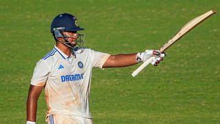 Team India: 90 బంతుల్లో 190 పరుగులు.. ఇంగండ్తో సిరీస్కు ముందు శివాలెత్తిన టీమిండియా బ్యాటర్.. వీడియో ఇదిగో Team India: 90 బంతుల్లో 190 పరుగులు.. ఇంగండ్తో సిరీస్కు ముందు శివాలెత్తిన టీమిండియా బ్యాటర్.. వీడియో ఇదిగో