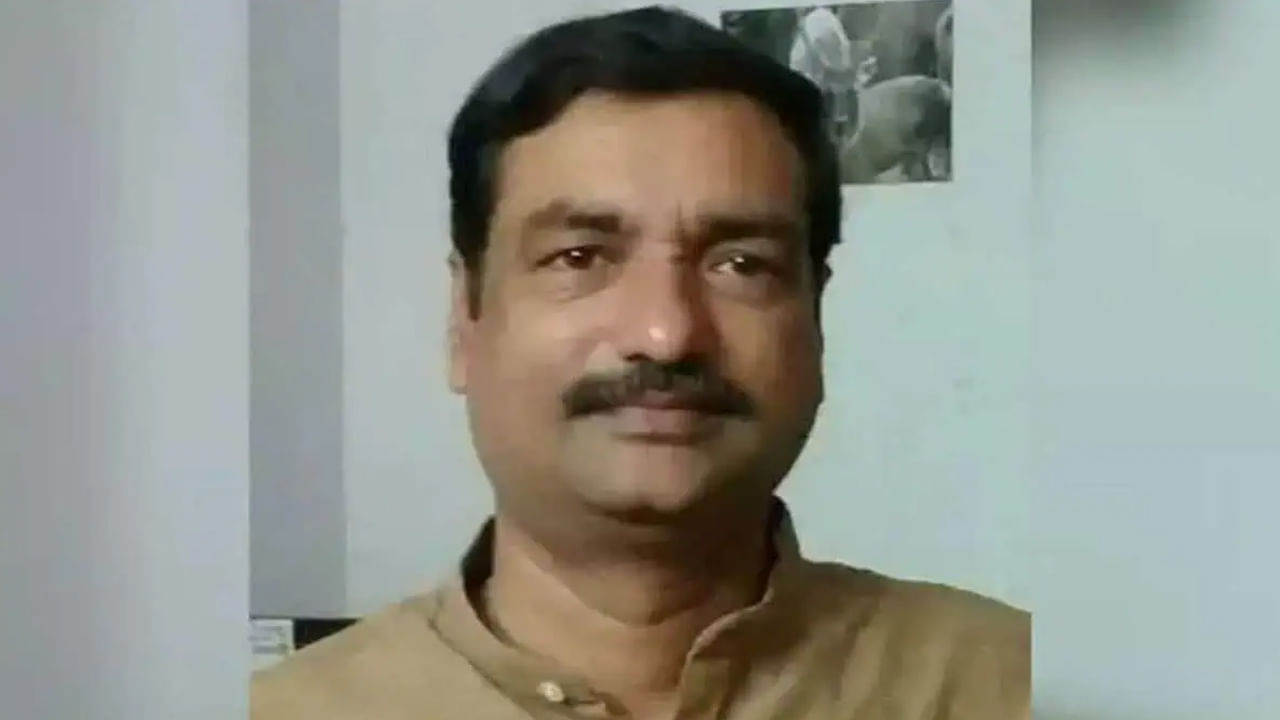 Telangana: పద్ధతికి ప్యాంటు, షర్టు వేసినట్లు ఉన్నాడనుకునేరు.. అసలు విషయం తెలిస్తే దిమ్మతిరుగుద్ది