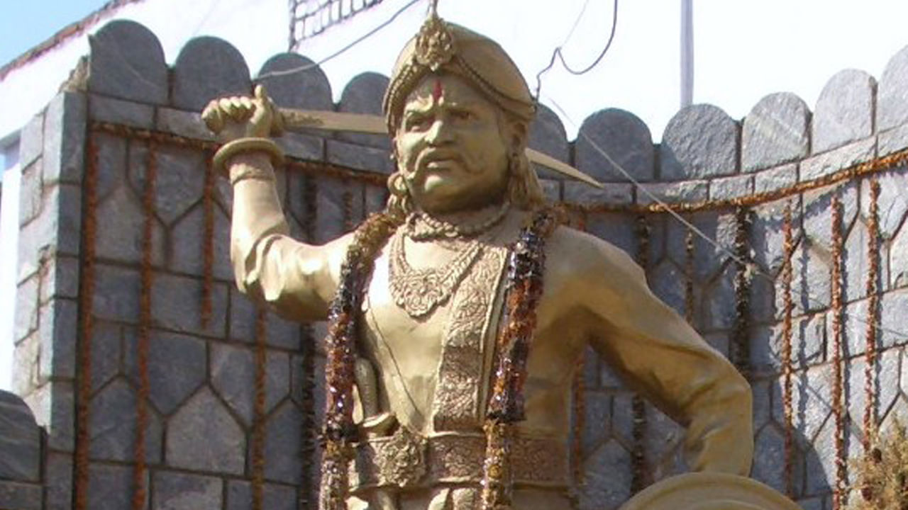 Thandra Paparayudu Statue