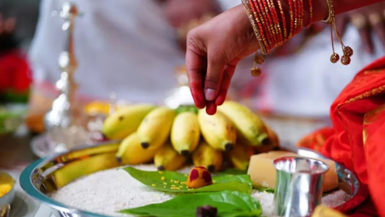 వైవాహిక జీవితానికి బృహస్పతి కూడా ఒక కారకుడు. వివాహిత స్త్రీలు తమ భర్తల ఆరోగ్యం, దీర్ఘాయువు, తమ వైవాహిక జీవితం సుఖ సంతోషాలతో సాగిపోవాలని కోరుకుంటూ ఈ ఉపవాసం ఆచరిస్తారు.