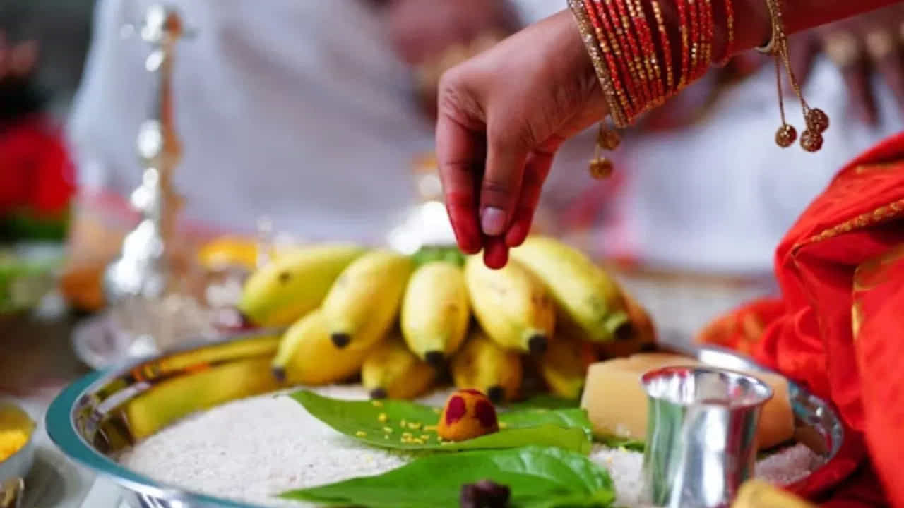 వైవాహిక జీవితానికి బృహస్పతి కూడా ఒక కారకుడు. వివాహిత స్త్రీలు తమ భర్తల ఆరోగ్యం, దీర్ఘాయువు, తమ వైవాహిక జీవితం సుఖ సంతోషాలతో సాగిపోవాలని కోరుకుంటూ ఈ ఉపవాసం ఆచరిస్తారు.
