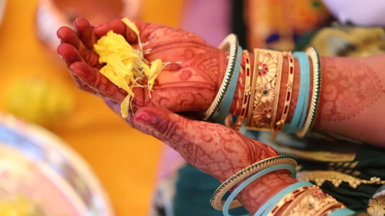 సంతాన ధర్మంలోని విశ్వాసాల ప్రకారం.. ఉపవాసం, ఆరాధన ఒక వ్యక్తికి మానసిక ప్రశాంతతను, ఆధ్యాత్మిక పురోగతిని ఇస్తుంది. ఈ రోజు చేసే ఉపవాసం ప్రతికూల శక్తిని తొలగించి సానుకూలతను తెస్తుంది.