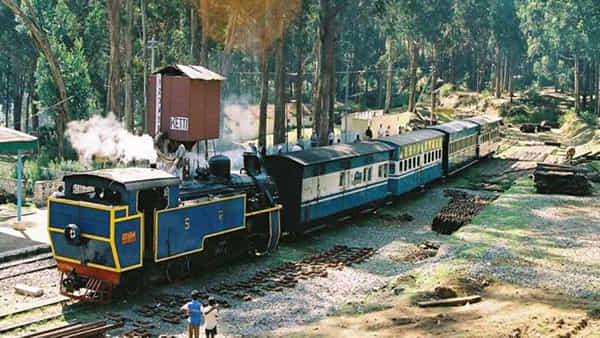 India Slowest Train: మన దేశంలో నెమ్మదిగా నడిచే రైలు ఇదే.. సైకిల్ కంటే స్లోగా వెళ్ళే టాయ్ ట్రైన్.. జర్నీ ఓ మధుర జ్ఞాపకం..