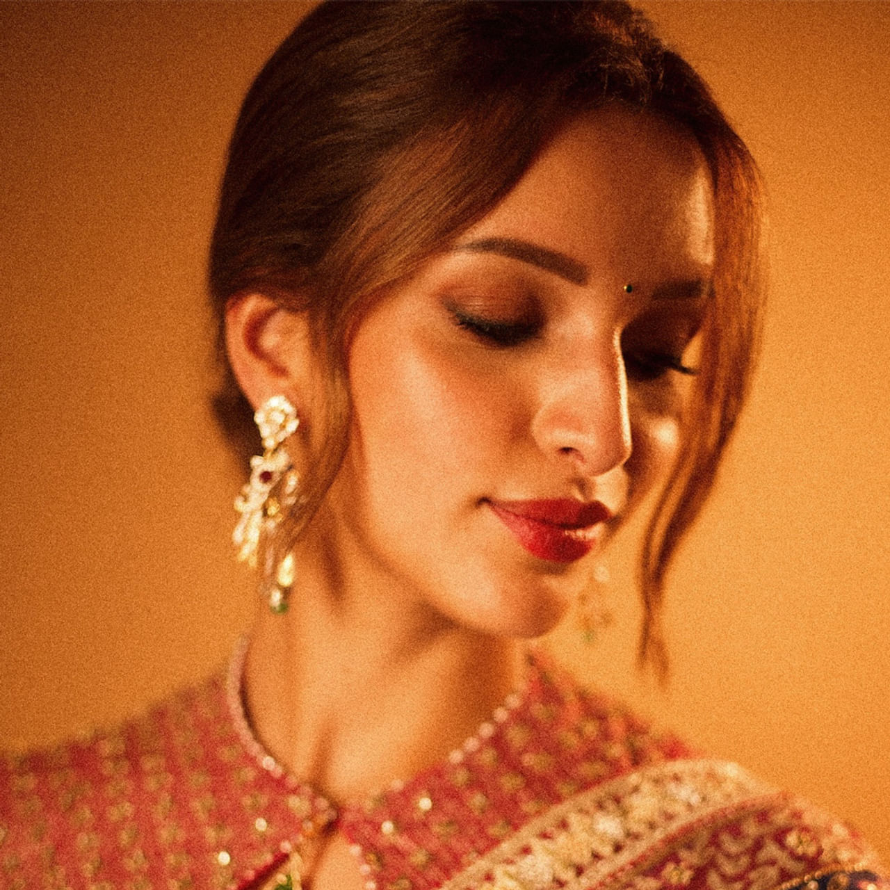 సందీప్‌ రెడ్డి వంగా స్పిరిట్‌లో హీరోయిన్‌గా ఛాన్స్ దక్కించుకున్నారు త్రిప్తి దిమ్రి. అదృష్టం అంటే ఇదేనంటూ, గతంలో ఆమె ఈ ప్రాజెక్టు గురించి చెప్పిన విషయాలను గుర్తుచేసుకుంటున్నారు నెటిజన్లు.