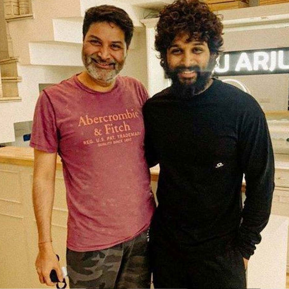 అయితే అలాంటిదేం లేదంటోంది గురూజీ టీమ్.సిద్ధూ జొన్నలగడ్డ, రామ్ లాంటి యంగ్ హీరోలతో త్రివిక్రమ్ మూవీ ప్లాన్ చేస్తున్నారన్న వార్తల్లోనూ నిజం లేదని క్లారిటీ ఇచ్చారు.
