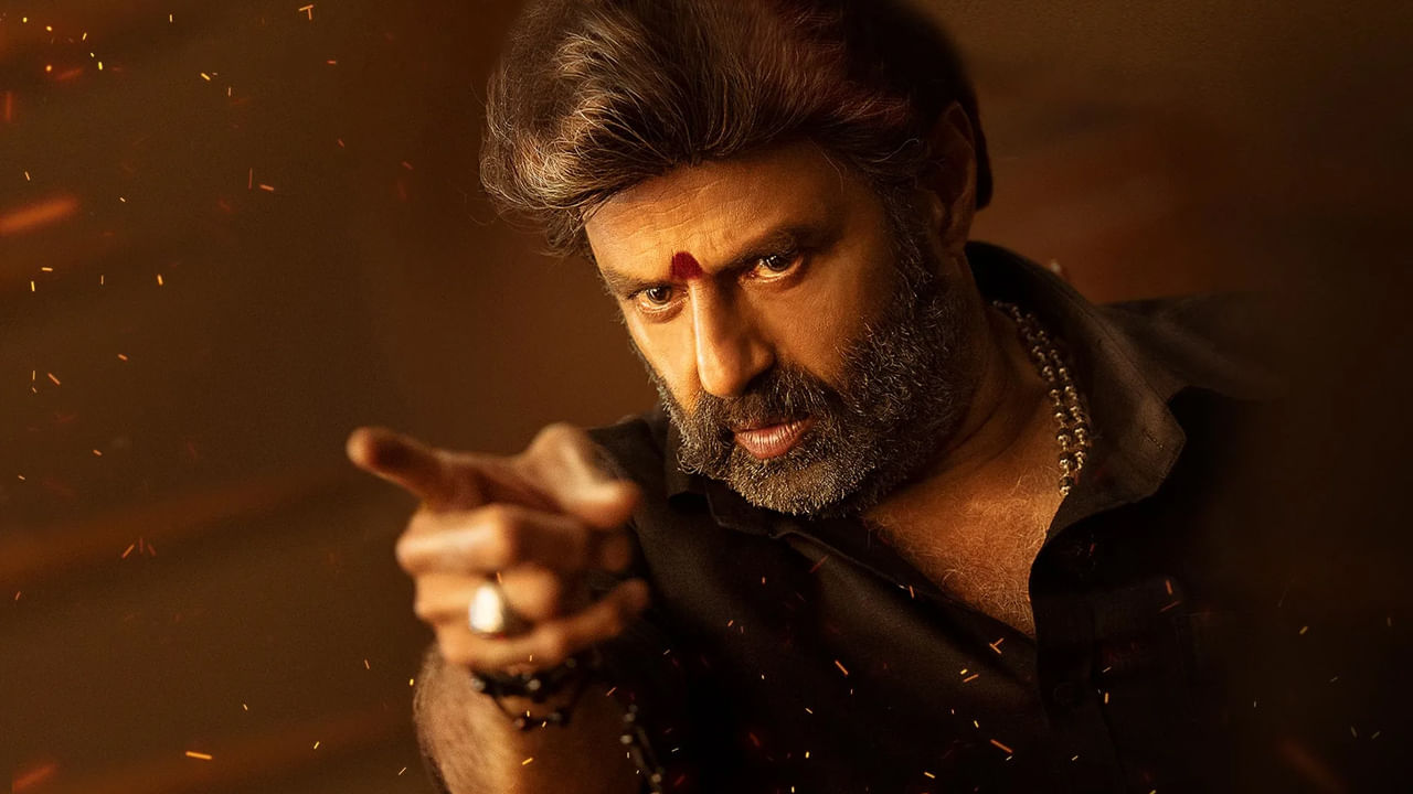 ప్రజెంట్ అఖండ 2 వర్క్‌లో బిజీగా ఉన్న నందమూరి బాలకృష్ణ తన నెక్ట్స్ మూవీని కన్ఫార్మ్ చేశారు. మరోసారి గోపిచంద్ మలినేని దర్శకత్వంలో సినిమా చేసేందుకు గ్రీన్‌ సిగ్నల్ ఇచ్చారు. వీరసింహారెడ్డి సినిమాతో సూపర్ హిట్ అందుకున్న ఈ కాంబో నెక్ట్స్ హిస్టరికల్ మూవీతో ప్రేక్షకుల ముందుకు వచ్చేందుకు రెడీ అవుతోంది.