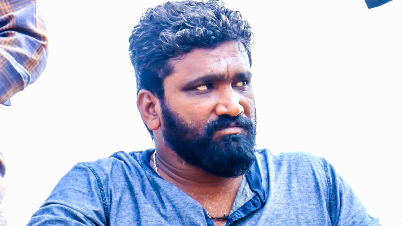 Vikram Sugumaran: సినిమా ఇండస్ట్రీలో మరో తీవ్ర విషాదం.. బస్సు ఎక్కుతూ ప్రముఖ డైరెక్టర్ కన్నుమూత.. ఏమైందంటే?