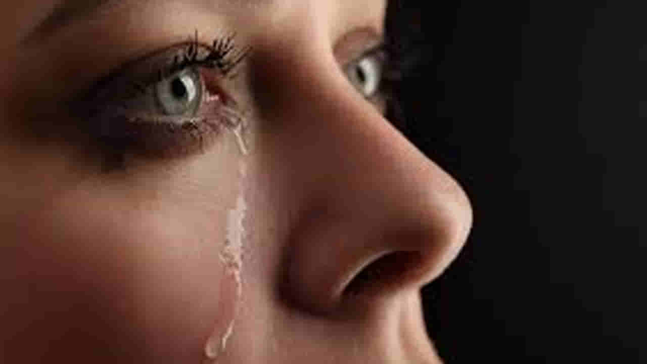 Watery Eyes: అకారణంగా కళ్ళ నుంచి పదే పదే నీరు వస్తుందా.. నిర్లక్షం వద్దు.. దృష్టి కోల్పోయే ప్రమాదం..