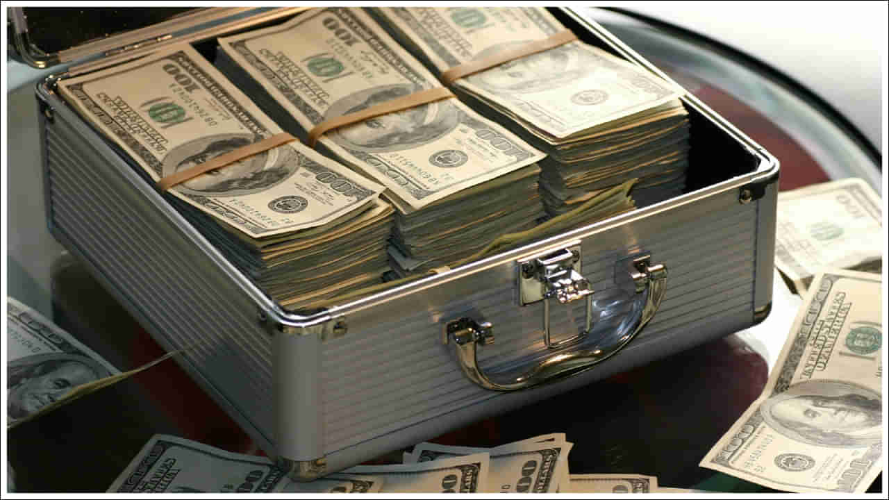 Indian Deposits: స్విస్ బ్యాంకులో భారతీయులు ఎంత డబ్బు డిపాజిట్ చేశారో తెలిస్తే షాకవుతారు!