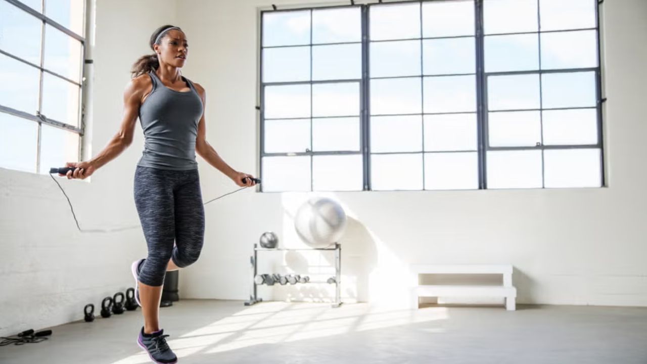 పొద్దున్నే ఖాళీ కడుపుతో వర్కవుట్స్ చేస్తున్నారా..? అయితే ఇది మీకోసమే..!