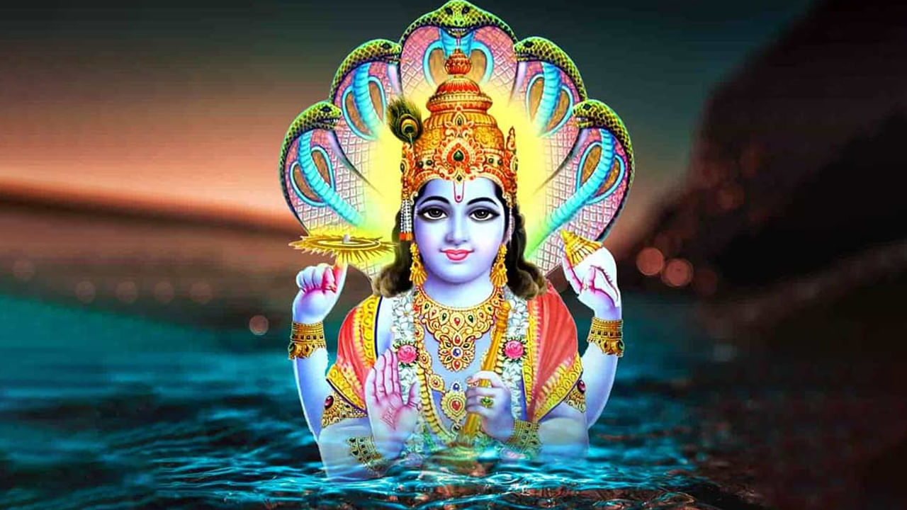 అత్యంత పవిత్రమైన ఏకాదశిల్లో యోగని ఏకాదశి ఒకటి. ఈ రోజు ప్రతి ఒక్కరూ లక్ష్మీ దేవిని, విష్ణుమూర్తిని భక్తి శ్రద్ధలతో పూజిస్తారు. అయితే ఈ సంవత్సరం యోగిని ఏకాదశి జూన్ 20 శుక్రవారం రోజు రావడంతో దీనికి మరింత ప్రాముఖ్యత సంతరించుకుంది. అంతే కాకుండా దీని ప్రభావంతో నాలుగు రాశుల వారు రాత్రికి రాత్రే కోటీశ్వరులు అయినా ఆశ్చర్యపోవాల్సిన పనే లేదంటున్నారు పండితులు. కాగా, ఆరాశులు ఏవో ఇప్పుడు చూద్దాం.