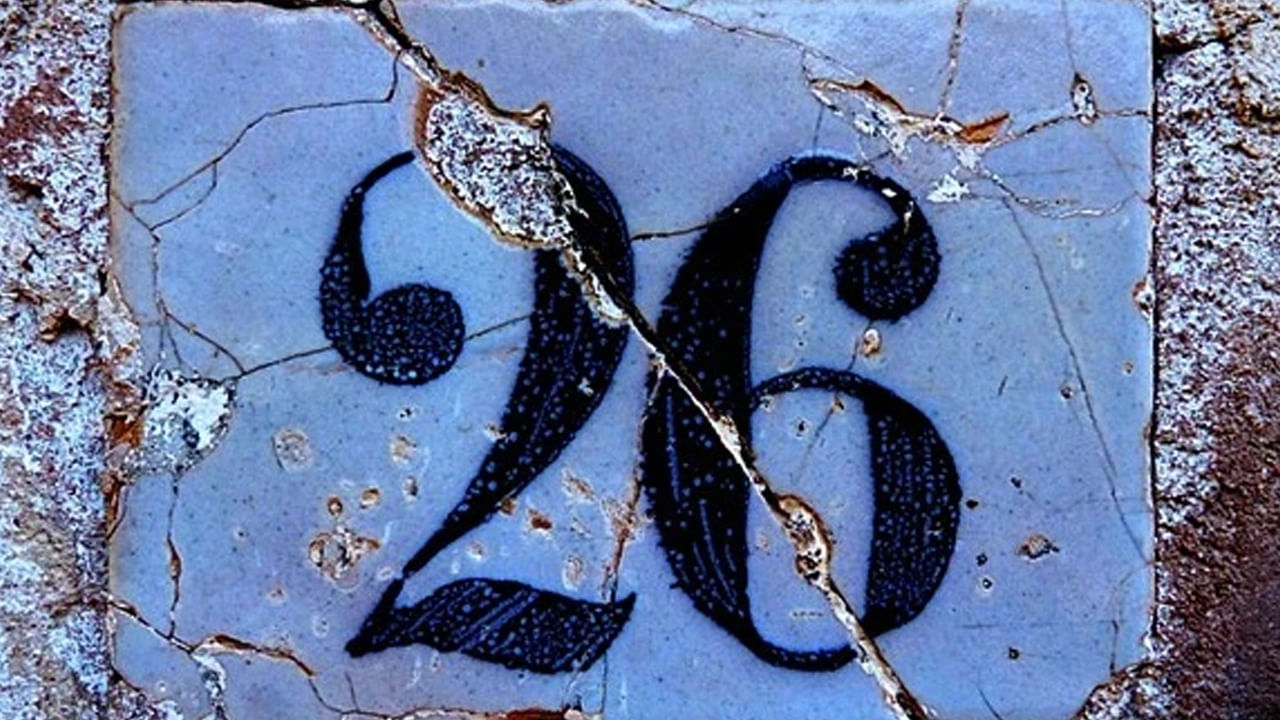 ఇక ఈ తేదీన జన్మించిన వారికి తల్లిదండ్రులు అంటే ఎనలేని గౌరవం, ఇష్టం, ప్రేమ ఉంటుందంట. వీరు ఎక్కవ సేపు తన తల్లిదండ్రులతో మాట్లాడాలని అనుకుంటారంట. అంతే కాకుండా వీరికి ప్రేమ వివాహం కంటే పెద్దలు కుదిర్చిన పెళ్లినే కలిసి వస్తుందంట.ముఖ్యంగా ఈ తేదీలో జన్మించిన వారి వైవాహిక జీవితం చాలా అద్భుతంగా ఉంటుందంట. ఎందుకంటే వీరకి ప్రేమానురాగాలు చాలా ఎక్కువ. 