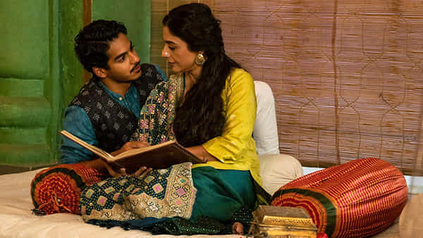 OTT Movie: 53 ఏళ్ల హీరోయిన్తో 29 హీరో ప్రేమాయణం.. ఓటీటీలో సంచలనం సృష్టిస్తోన్న సినిమా..