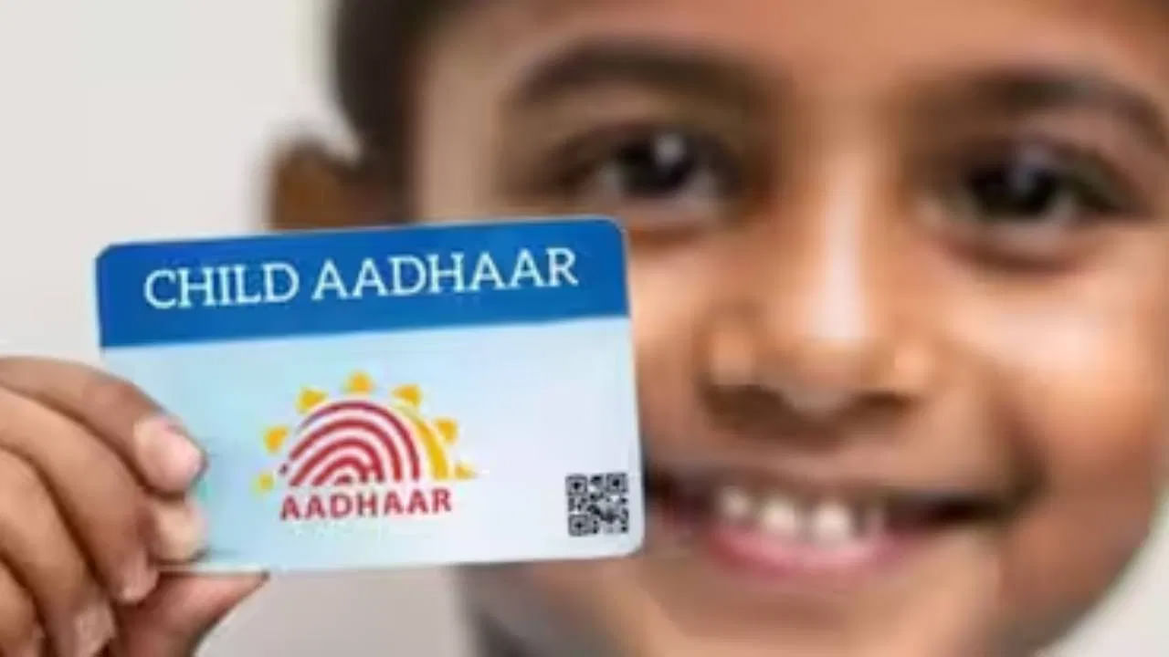 Aadhaar Alert: తల్లిదండ్రులకు బిగ్ అప్డేట్.. వెంటనే ఇలా చేయకపోతే మీ పిల్లల ఆధార్ రద్దవుతుంది..
