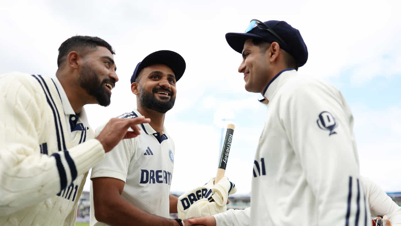 ఆకాష్ దీప్ సోదరి గత 2 నెలలుగా క్యాన్సర్‌తో పోరాడుతోంది. ఈ రికార్డు ప్రదర్శన అతని సోదరికి అంకితమిచ్చాడు. అయితే, ఆమె పరిస్థితి మెరుగ్గా ఉంది. మ్యాచ్ తర్వాత ఆకాష్ దీప్ స్వయంగా ఈ విషయాన్ని వెల్లడించాడు. తన సోదరిని దృష్టిలో ఉంచుకుని ఈ మ్యాచ్ ఆడానని చెప్పుకొచ్చాడు. 