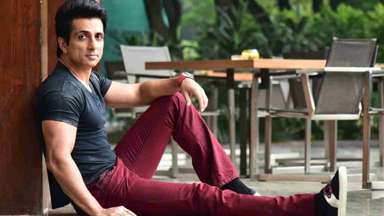 Sonu Sood: పుట్టిన రోజున మరో గొప్ప పనికి శ్రీకారం చుట్టిన సోనూసూద్.. 500 మంది వృద్ధుల కోసం..