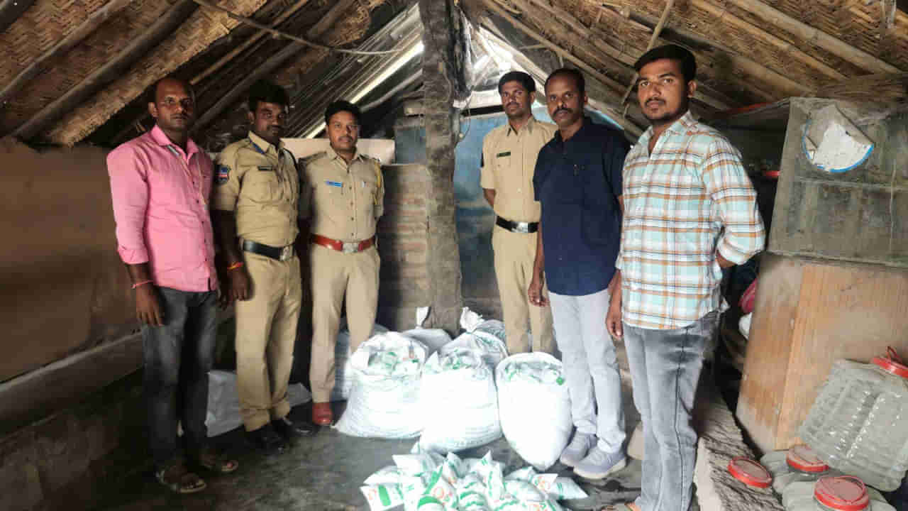 Adulterated toddy: ఎంతకు తెగించార్రా..కల్లు ప్యాకెట్లతో కల్నాయక్ల దందా... ఎక్సైజ్ శాఖ దాడుల్లో షాకింగ్ విషయాలు