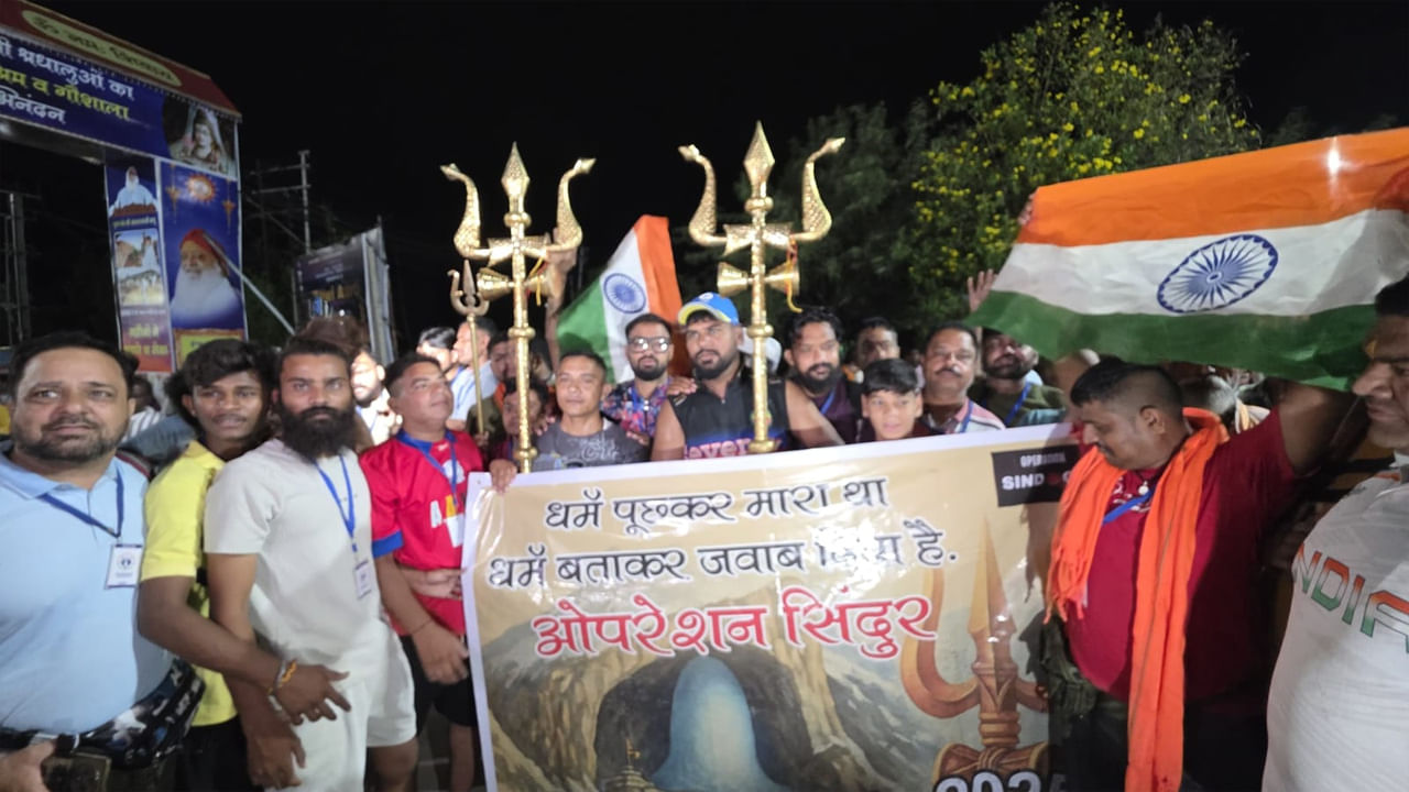 పహల్గామ్, బాల్తాల్ మార్గాల ద్వారా 38 రోజుల పాటు అమర్ నాథ్ యాత్ర జరగనుంది. ఇప్పటివరకు అమర్ నాథ్ యాత్రకు దాదాపు 3.5 లక్షల మంది యాత్రికులు రిజిస్టర్ చేసుకున్నారు. మరోవైపు పహల్గామ్ ఉగ్రదాడి నేపథ్యంలో అమర్ నాథ్ యాత్రకు కేంద్రం భారీ భద్రత కల్పించింది. 