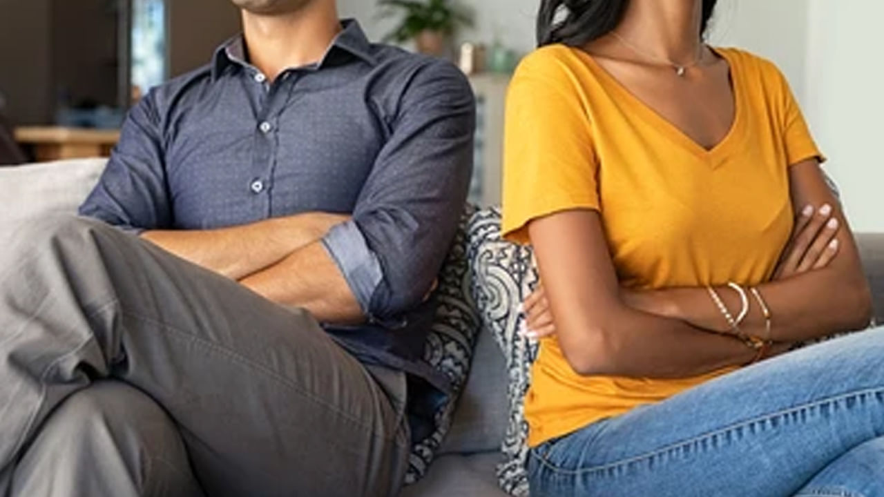 Astro Tips: వైవాహిక జీవితంలో విభేదాలా.. భర్త భార్య మాట వినడం లేదా.. ఈ జ్యోతిష్య పరిహారాలు ప్రయత్నించండి..